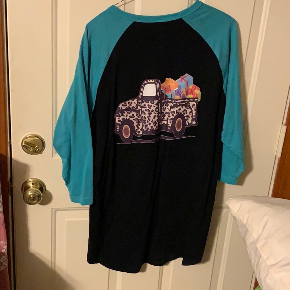 Christmas T-shirt with initials - read description